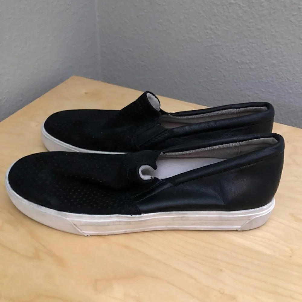 NATURALIZER Aileen Slip On Sneakers Women's size 9 Black & White Platform